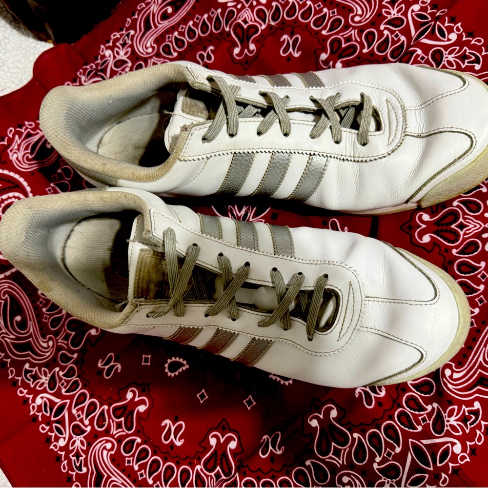Men’s Adidas Classic Samoa sneakers Size 12